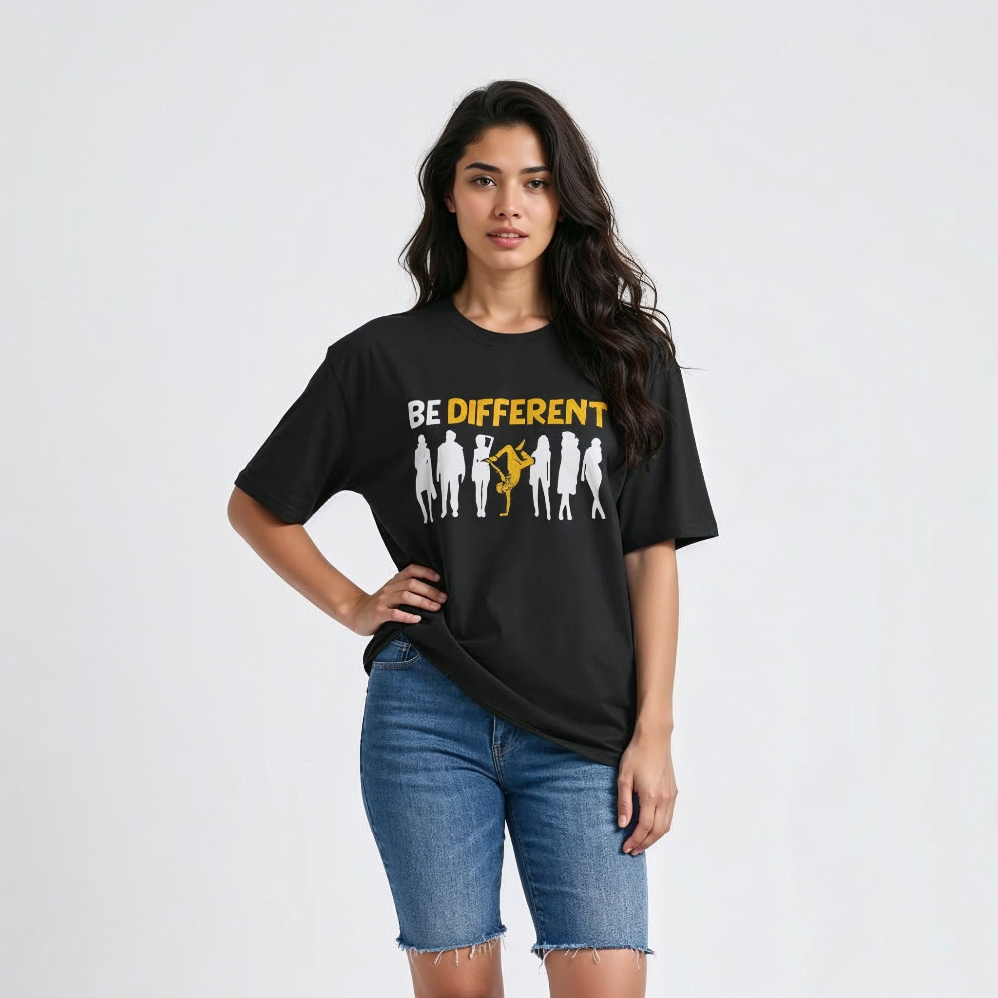 Women's oversize T-Shirt BE DIFFERENT Graphic Design Print Secondary image